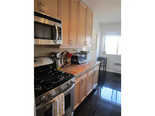 Rented by Douglas Elliman | media 7