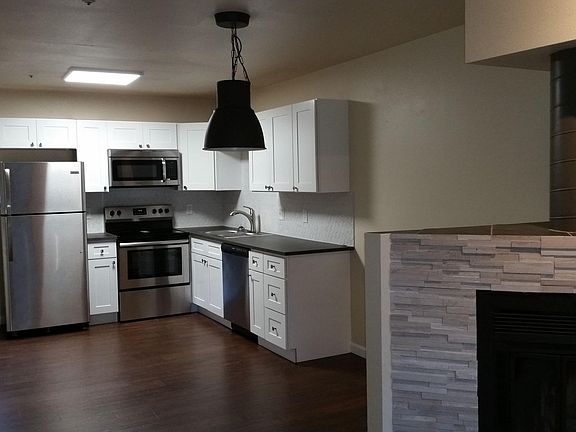 5th image of 2433 10th St #110