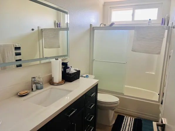 15202 Chalon Cir, Irvine, CA 92604