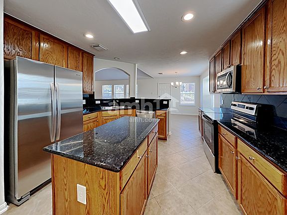 3rd image of 2323 Cool Springs Ln