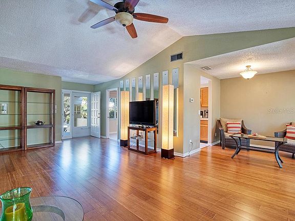 5th image of 8310 Meadow Brook Dr #17