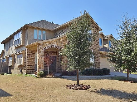 3rd image of 2604 Pine Trail Dr