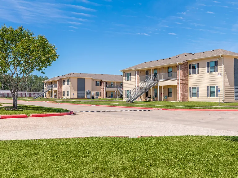 Saddlebrook Manor — Photo 13