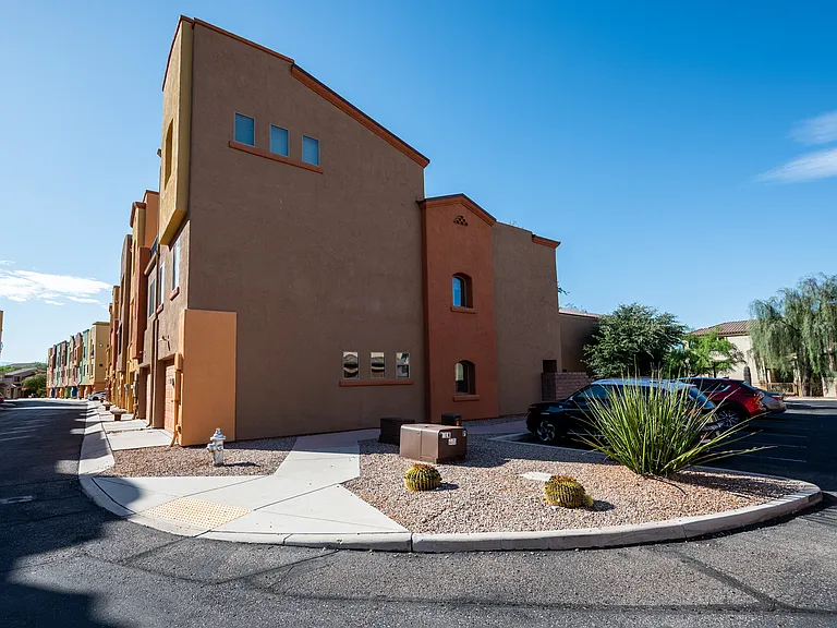2390 E Blue Diamond Dr — Photo 31