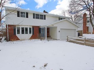 2009 Manhattan Dr, Waukesha, WI 53186