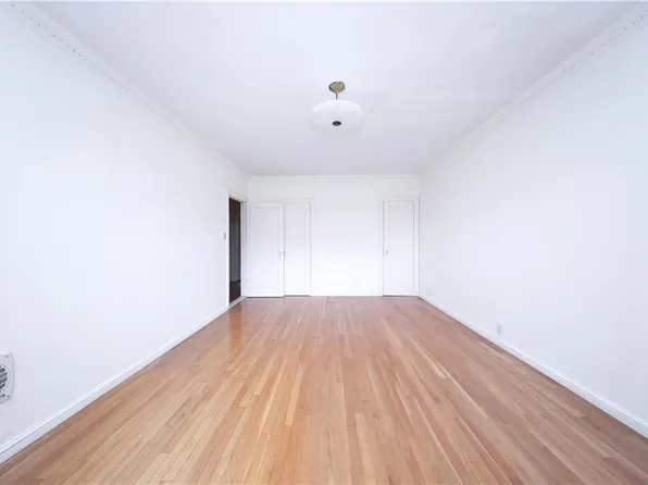 4715 Bedford Avenue image 12 of 35