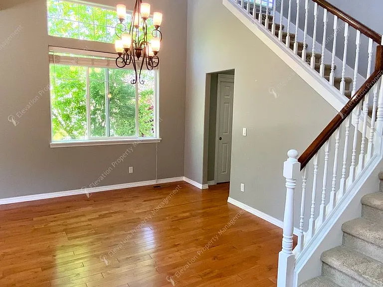 60974 Snowbrush Dr — Photo 2