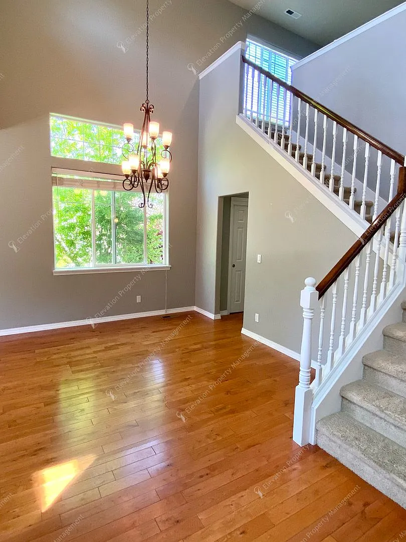 Building Photo - 60974 Snowbrush Dr