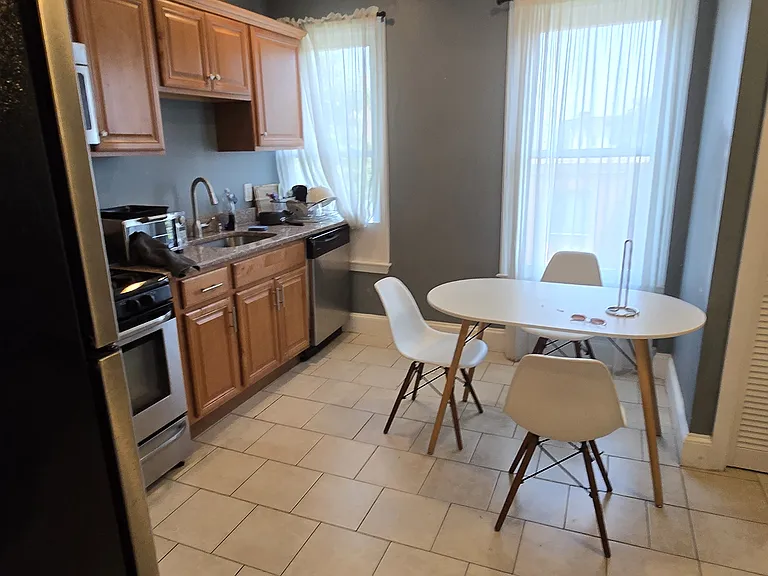 21 Rossmore St #3 — Photo 3