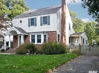 41 Bayview Ave, East Islip, NY 11730