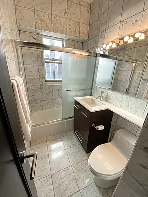 Rented by Apartment Luxe Realty Group, Inc | media 46