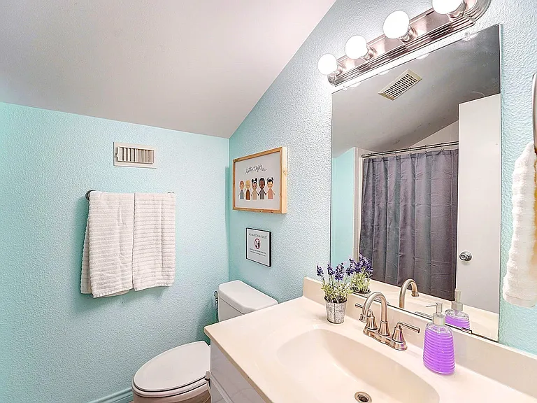 8111 Pine Green Ln — Photo 27