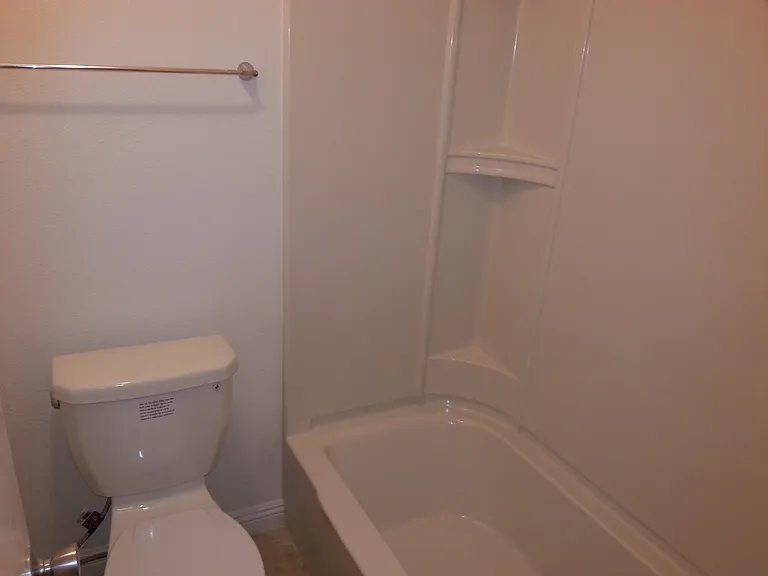 3290 Ashford St #G — Photo 4