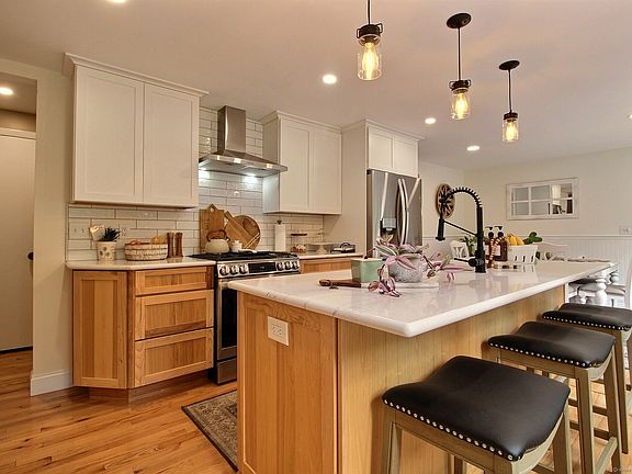 2nd image of 36 Pinecrest Road