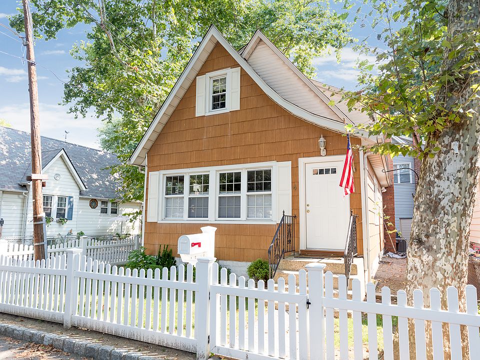 1st image of 4 Oak Ave #4