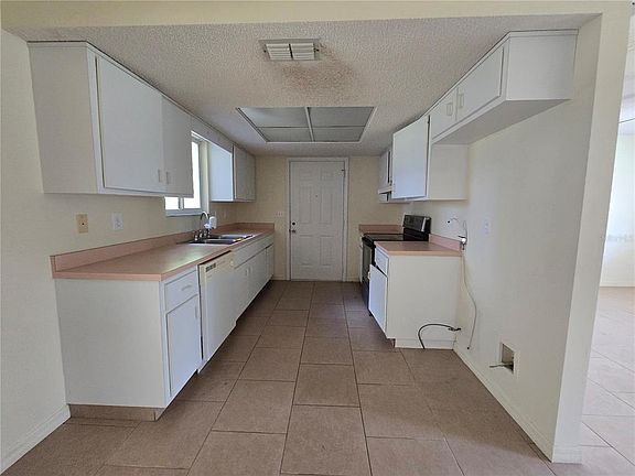 3rd image of 6043 SW 63RD STREET