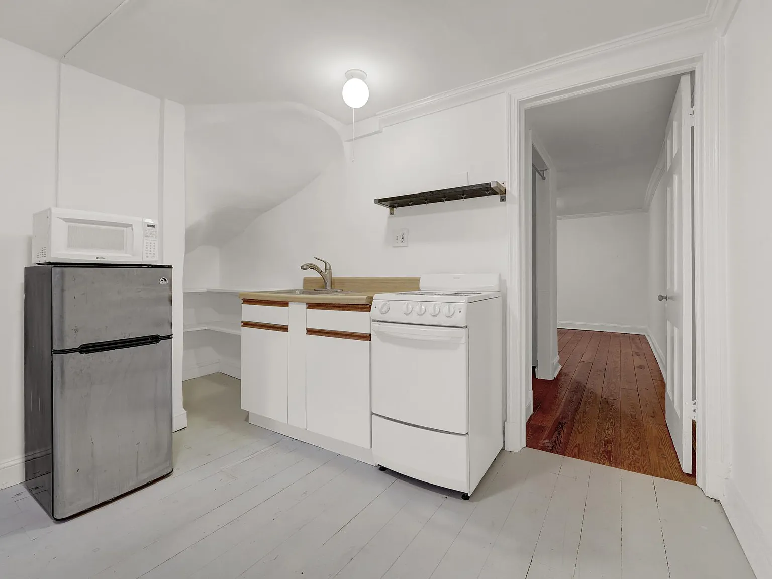 Studio, 588 sqft, $1,499 — Photo 4