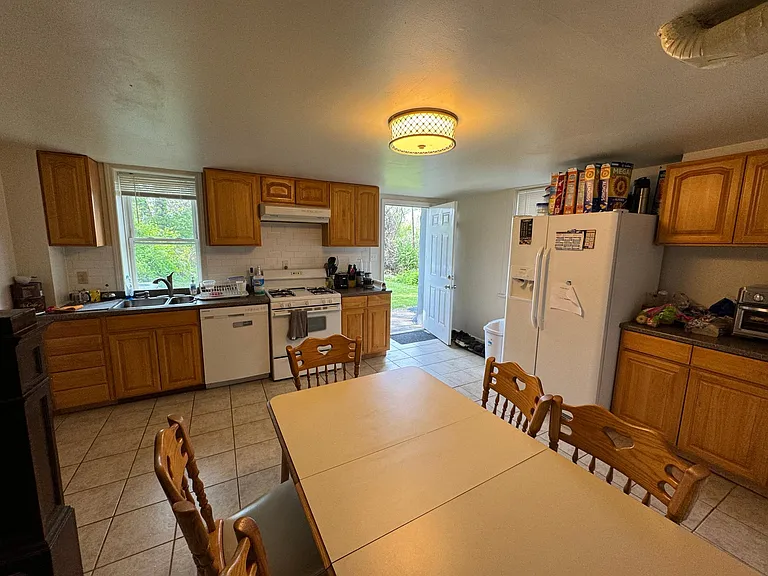 Kitchen 02