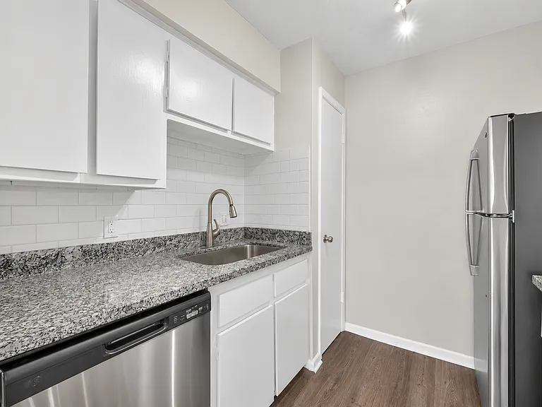 Woodcreek Townhomes — Photo 9