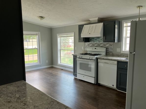 412 N Hidden Ridge Rd, Morrice, MI 48857