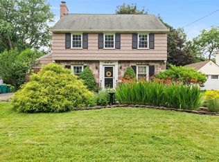 45 Penfield Cres, Rochester, NY 14625