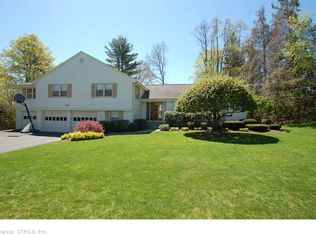 9 Juniper Ln, West Hartford, CT 06117