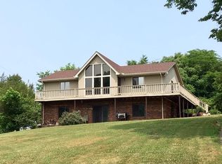 26 Friendship Hollow Rd S, Pleasant Shade, TN 37145