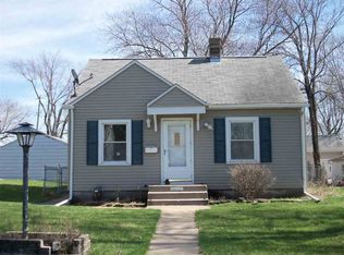 3433 Fillmore Ln, Davenport, IA