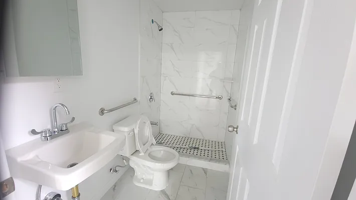 Rented by Downtown Mgt & Realty LLC | media 11