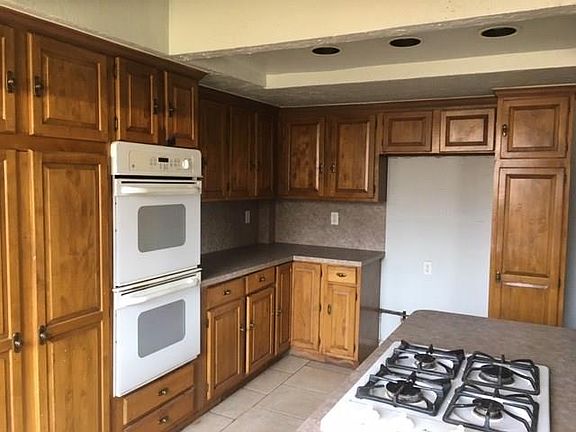 5th image of 620 Park Dr