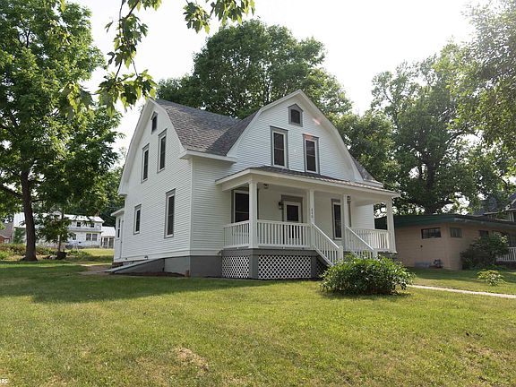 3rd image of 840 Crawford St