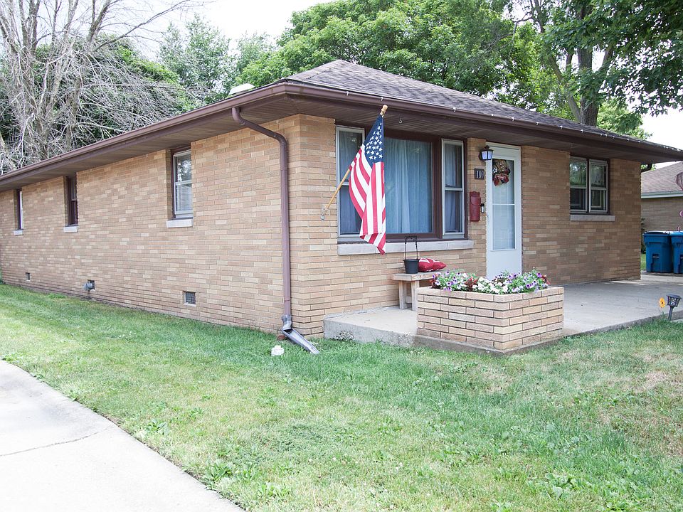 1st image of 109 E Diller St