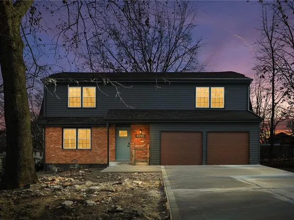 9215 Grant Dr, Overland Park, KS 66212