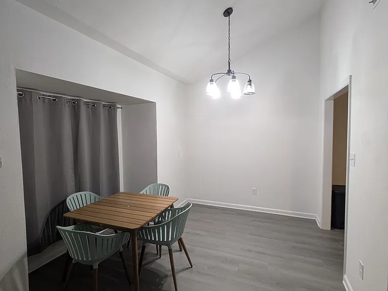 5626 Carisbrooke Ln — Photo 2