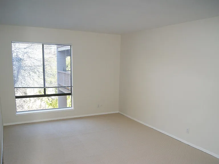 490 N Civic Dr #413 — Photo 9