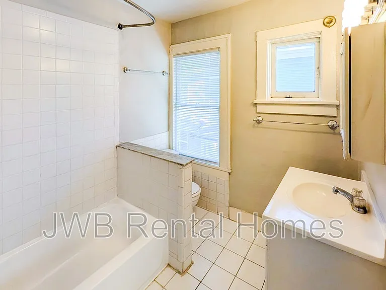 2022 Dellwood Ave #2 — Photo 10