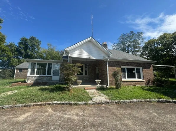 600 Cherokee Ave, Fayetteville, TN 37334