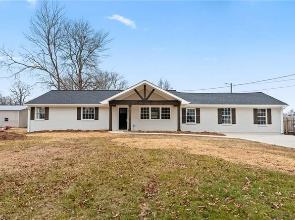 1475 Waverly St, Winston Salem, NC 27127