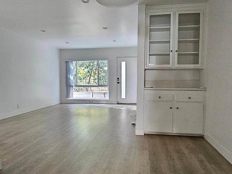 904 N Gardner St #1 — Photo 7