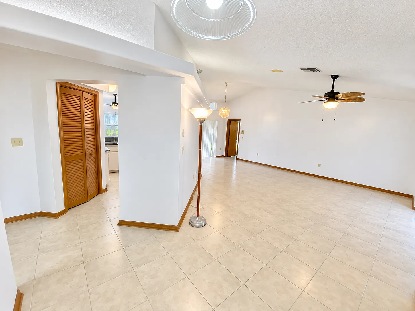 For Rent: Beautiful 3 Bedroom Home In Berkeley Manor Spring Hill, FL — Photo 3