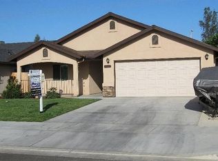 2042 N Charter Oak Ct, Visalia, CA 93292