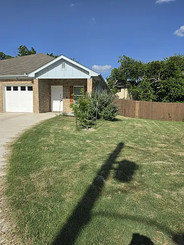901 Mimosa Dr Photo 1