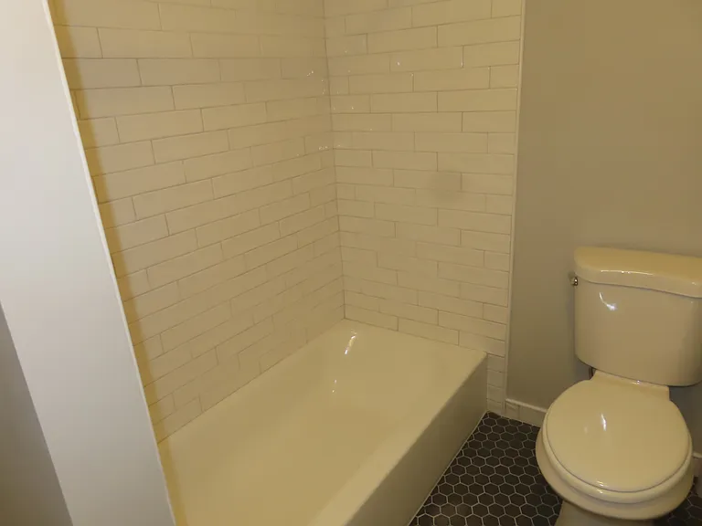 27 S Goodman St #5 — Photo 3