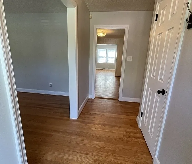 2810 Deerwood Dr — Photo 3