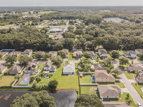 2nd image of 7858 Country Chase Ave