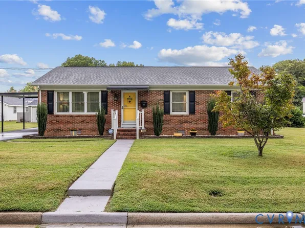 822 Old Town Dr, Colonial Heights, VA 23834