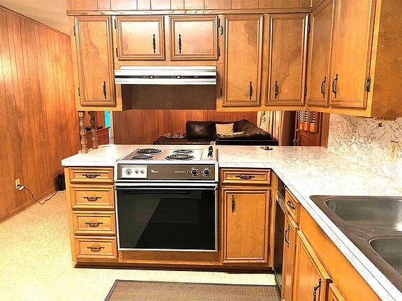 4th image of 8755 Newfield Ln