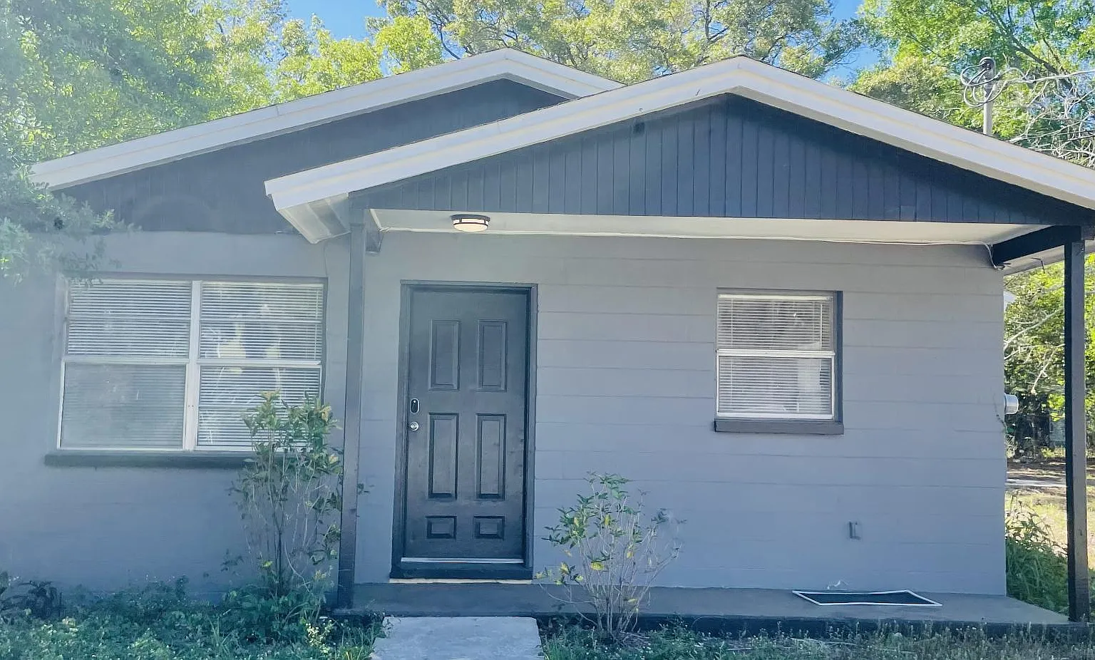 3 bed, 1100 sqft, $2,000 — Photo 3