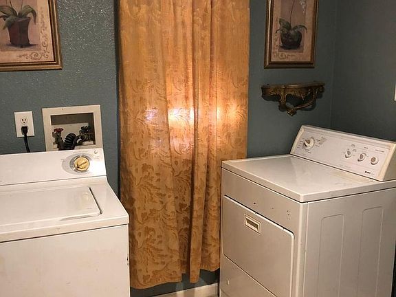 4th image of 3731 Fir St