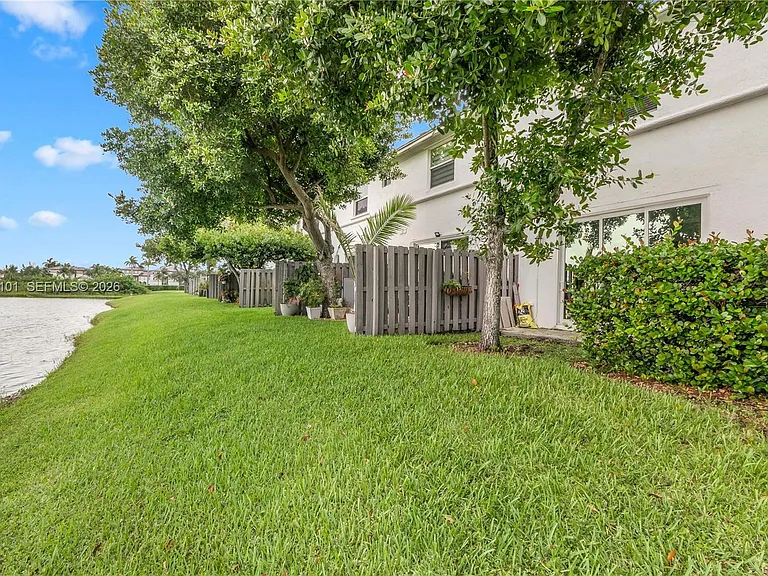 4015 SW 156th Ave #210 — Photo 34